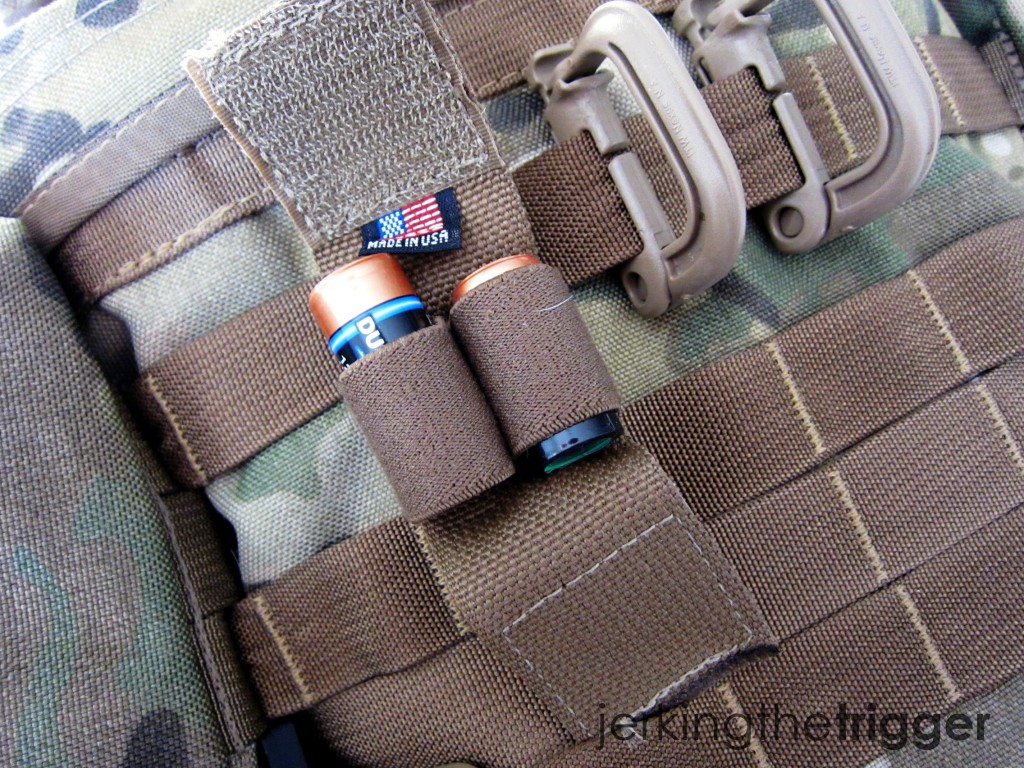 Review Diamondback Tactical MOLLE CR123 Battery Holder Jerking the