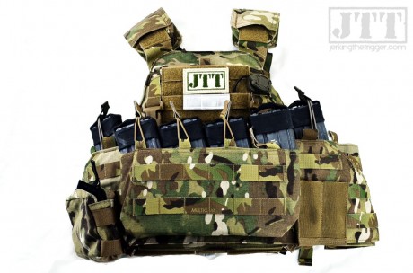 There are actually BFG Ten-Speed pouches behind the chest rig on this Mayflower R&C APC.
